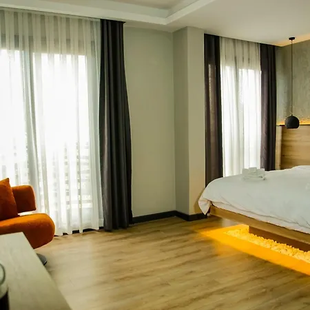 Glitz Hotel