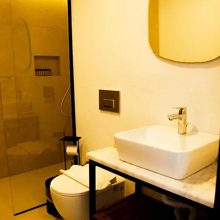 Glitz Hotel